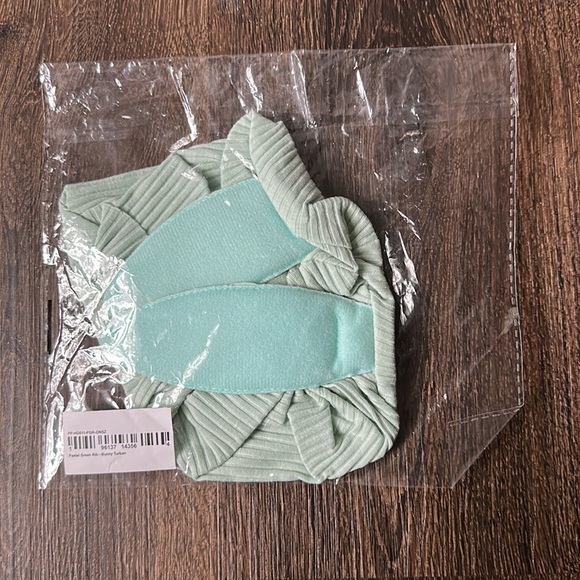 •NEW•Posh Peanut Bunny Turban - Picture 2 of 7